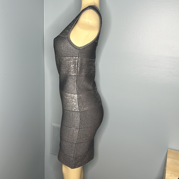 bebe lurex foil print bandage dress silver color one shoulder size M - Picture 3 of 5